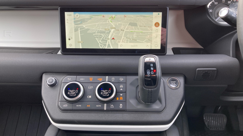 Land Rover Defender 90 Diesel 3.0 D250 Hard Top SE Auto